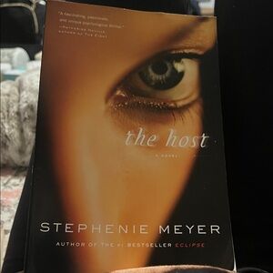 The Host by Stephenie Meyer Book